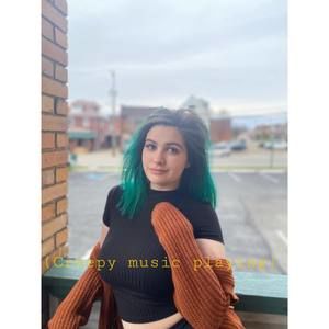 Meet your Posher, Michaela